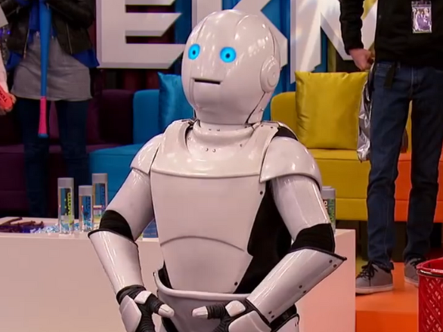 File:MeGo Screenshot.png