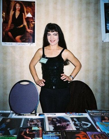 File:Scream Queen Brinke Stevens.jpg