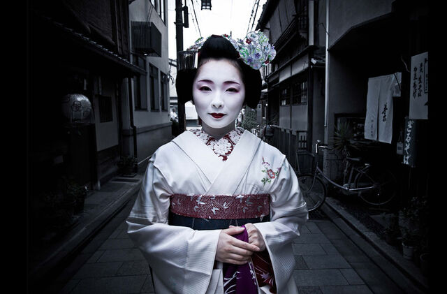 File:Maiko Nat-Geo.jpg