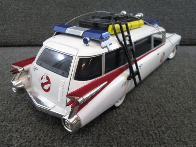 File:Joyride Ecto-1 Diecast10.jpg