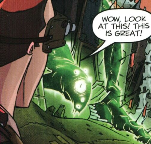 File:EctoGogglesIDW07.jpg