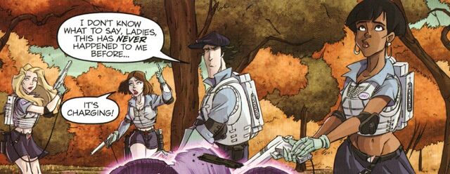 File:GhostSmashersIDW03.jpg
