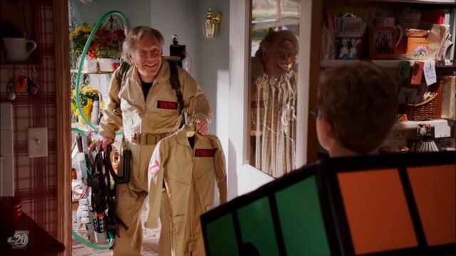 File:Goldbergs Who Telephone2.jpg