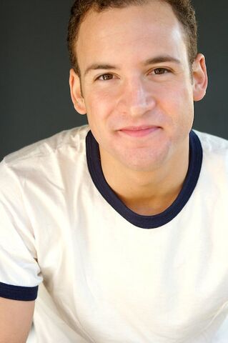 File:Ben-Savage-boy-meets-world-32104902-450-677.jpg