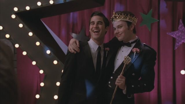 File:Klaine-Glee-2x20-Prom-Queen-bigger-picture-kurt-and-blaine-21949003-1280-720.jpg