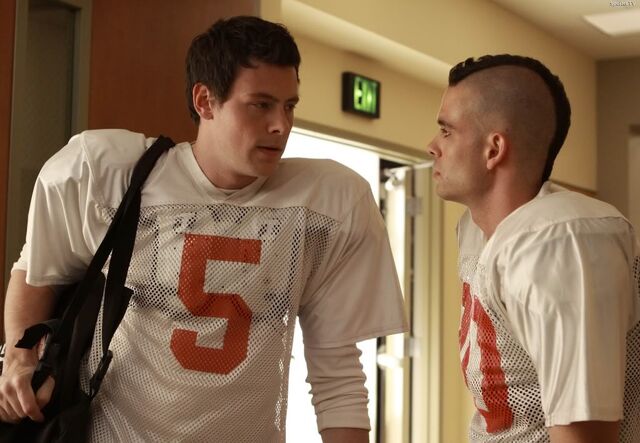 File:Puck-and-Finn-glee-8070430-1950-135.jpg