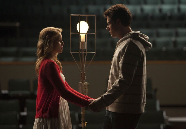 Datei:GLEE-S2-Silly-Love-Songs-Monteith-Agron.jpg