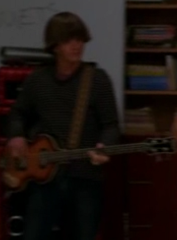 File:Bassist.png