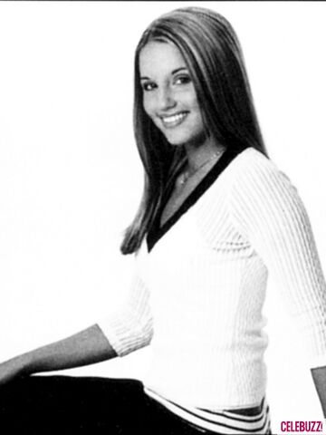 File:Dianna-agron-yearbook-school-435x580.jpg