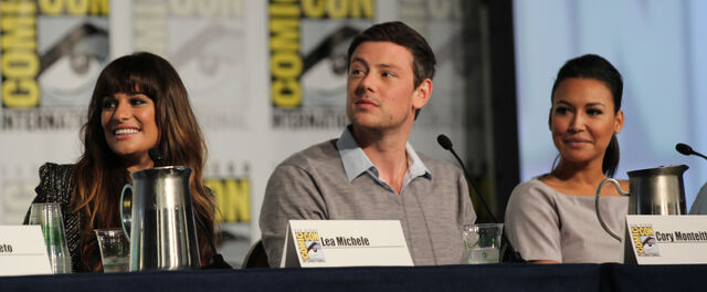 File:Glee panel-15.jpg