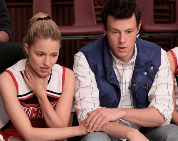 File:Stills finn-quinn-finn-and-quinn-8744085-1200-950.jpg