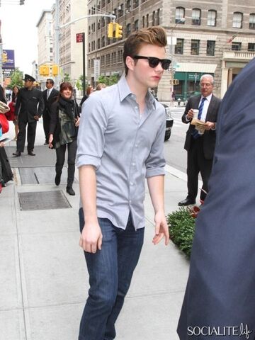 File:Chris-colfer-star-of-the-hit-tv-show-glee-is-spotted-out-and-about-in-soho-nyc-4.jpeg