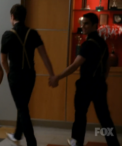File:KlaineholdinghandsOMW.png
