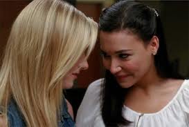 File:Brittana2x15.jpg