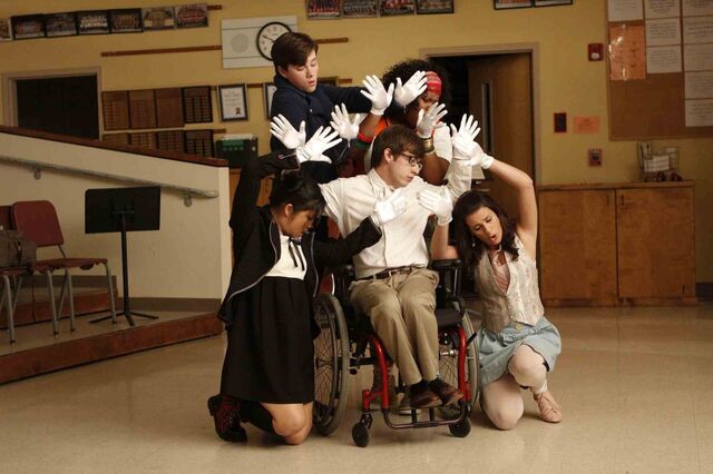 File:Glee-1024x682.jpg