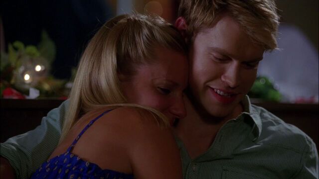File:Glee-4x03-sam-brittany-cap-17.jpg