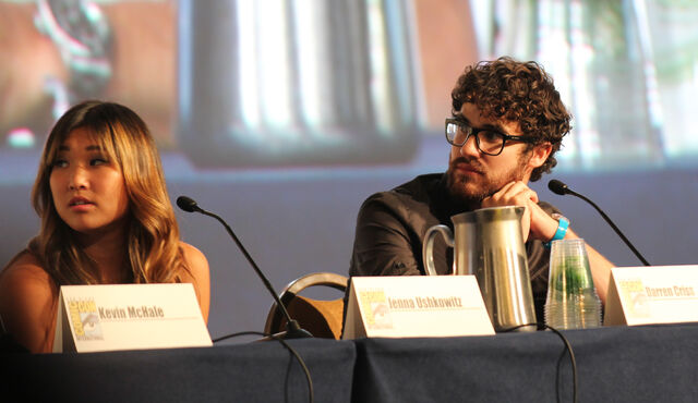File:Glee panel-13.jpg