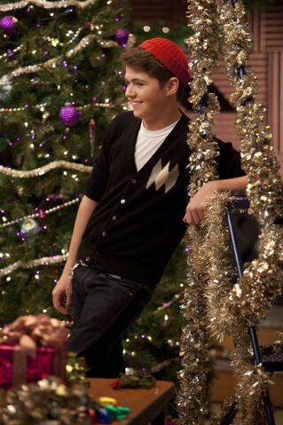 File:309GLEE Ep309-Sc1 129111207104246.jpeg