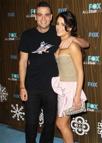 File:Leaandmarkglee.jpg
