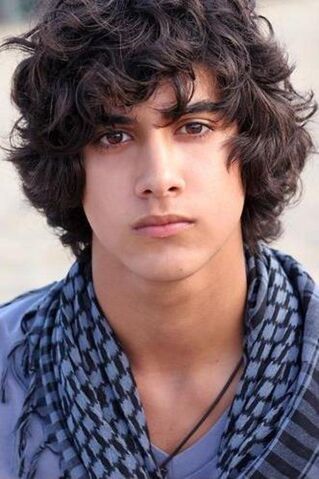 File:Avan-jogia.jpg