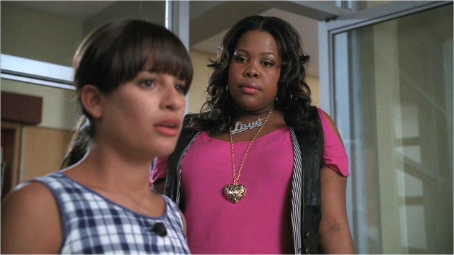 File:Rachel&MercedesS03E03.png