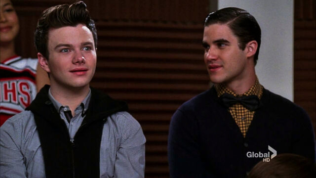 File:Blaine'slookofloveatKurt1.jpg