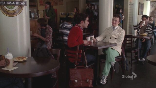 File:Klaine-Glee-2x22-New-York-kurt-and-blaine-22333895-1280-720.jpg