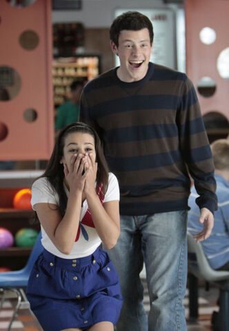 File:Bowlingglee.jpg