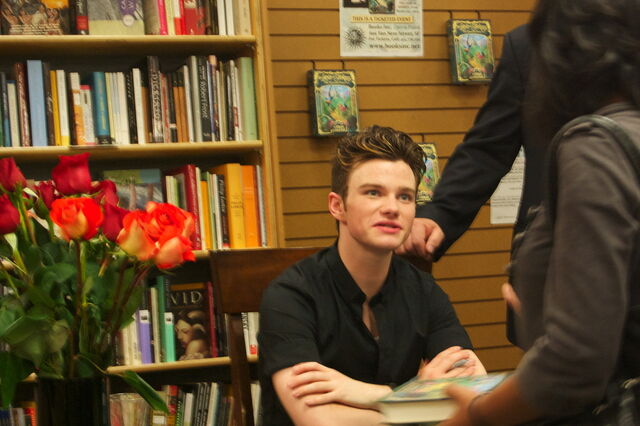 File:Tumblr m7r8dgKjsM1qhk1jqo5 1280.jpg