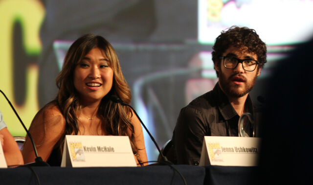 File:Glee panel-5.jpg