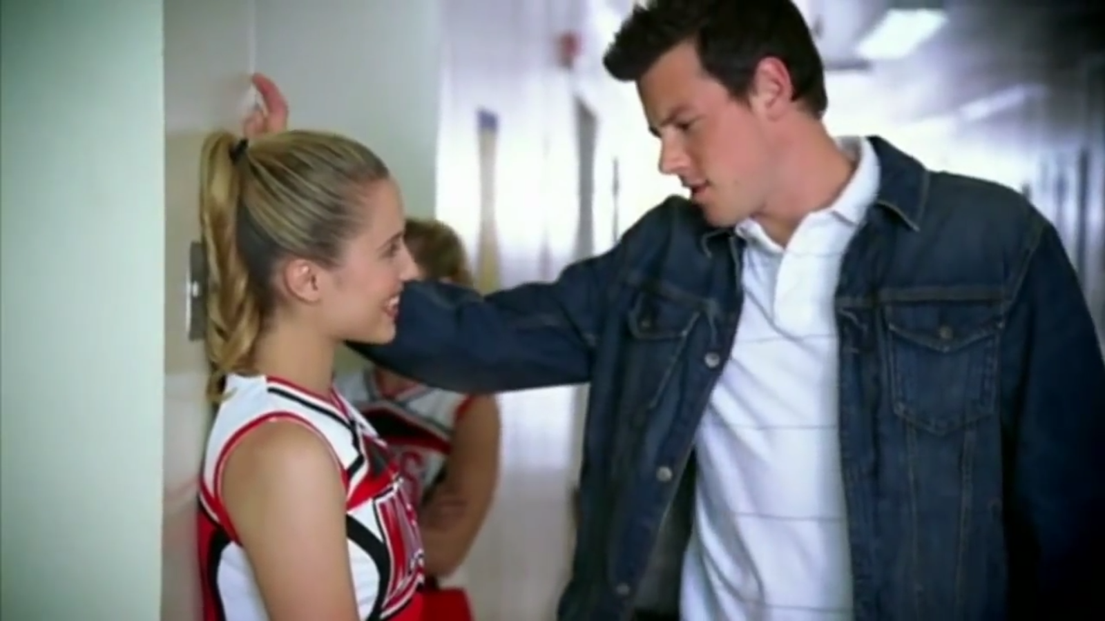 an analysis of the episode i kissed a girl from the tv show glee 2018-02-16 this is a list of all the characters in the hit musical-comedy fox tv show, glee. an analysis of the episode i kissed a girl from the tv show glee 2018-02-16 this is a list of all the characters in the hit musical-comedy fox tv show, glee.