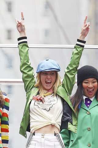 File:Jenna+Ushkowitz+Amber+Fink+Lea+Michele+Heather+sfvRVRO0ukRl.jpeg