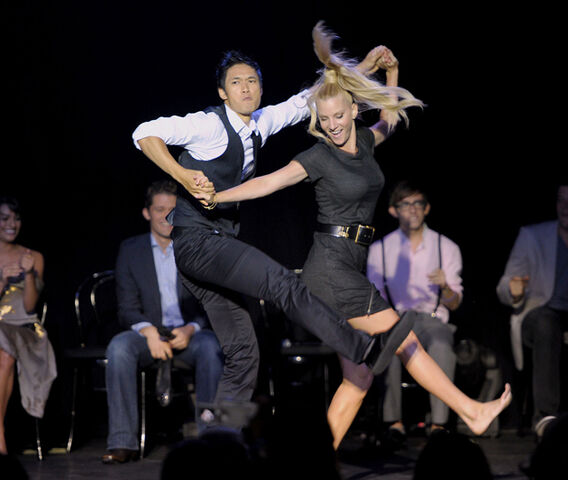 File:Lmw gleeacademylive017.jpg