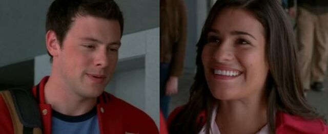 File:FinchelSmiles (Mattress).jpg