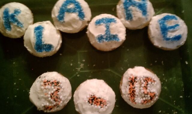 File:Klaine cupcakes.jpg