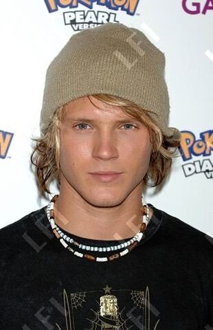 File:Dougie poynter 1188573875.jpg