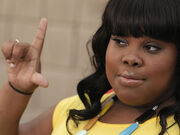 Amber-Riley-Mercedes-Jones-mercedes-jones-15554612-400-300