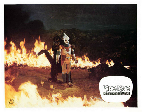 File:Godzilla vs. Megalon Lobby Card Germany 4.png