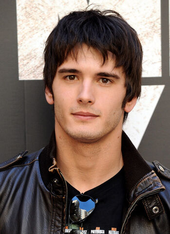 File:Yon+Gonzalez+Mentiras+y+Gordas+Sex+Party+Lies+W7rrqA5bHmCl.jpg