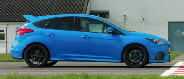 File:Ford Focus RS.png