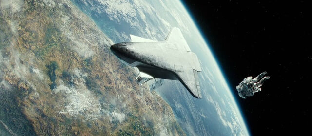 File:Gravity-movie-2013-trailer-screenshot-explorer-shuttle.jpg