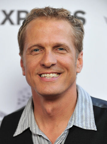 File:Patrick Fabian.jpg