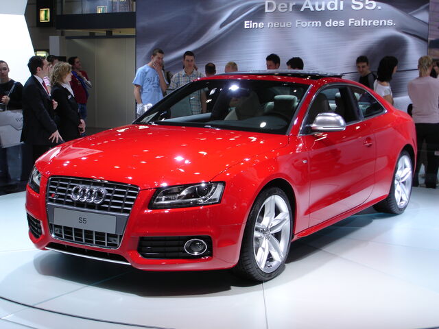 Plik:AudiS five.jpg