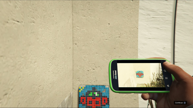 File:Monkey Mosaics GTAVe PuertaDelSol red.png