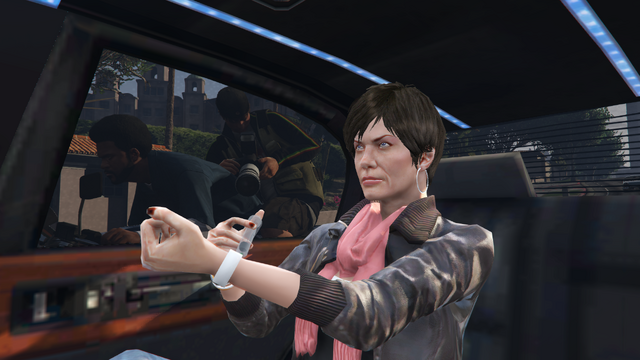 File:Miranda Cowan-GTAV-ShootingUp.png