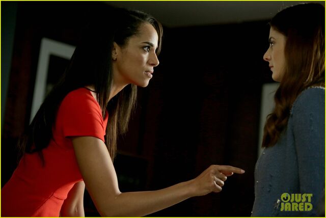 File:Guilt-exclusive-photos-blood-ties-06.jpg