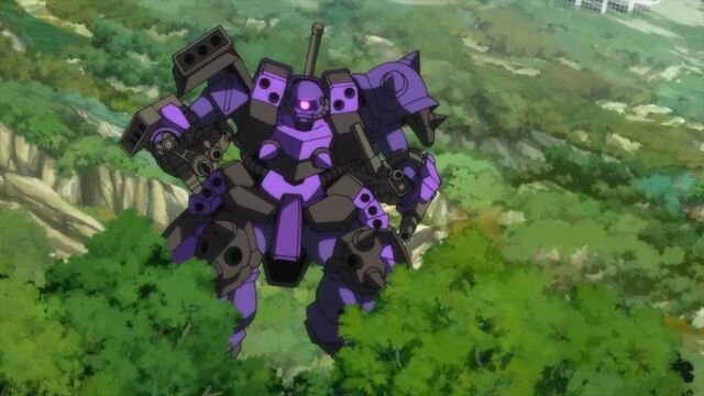 File:Super-custom-zaku-f2000-machine-guns.jpg