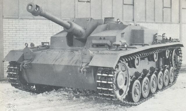 File:STUG III F.jpg