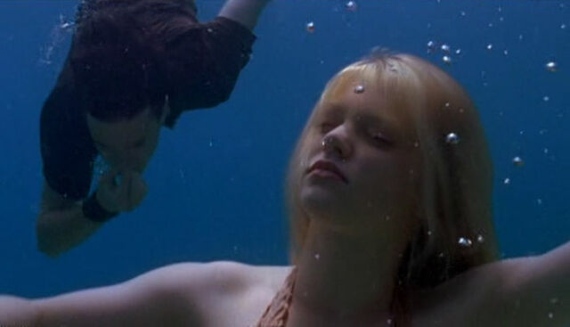 File:H2o-just-add-water-Treasure-Hunt-h2o-just-add-water-2234672-250-141.jpg