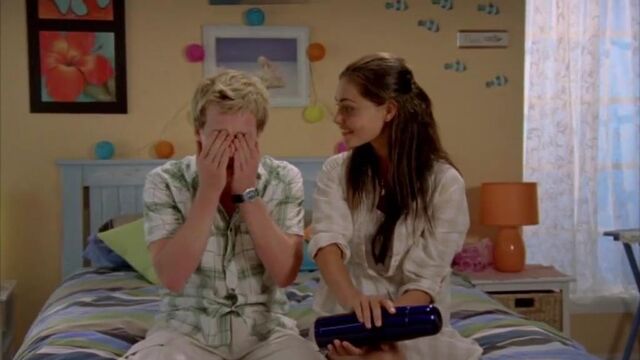 File:Cleo And Lewis Laughing.jpg